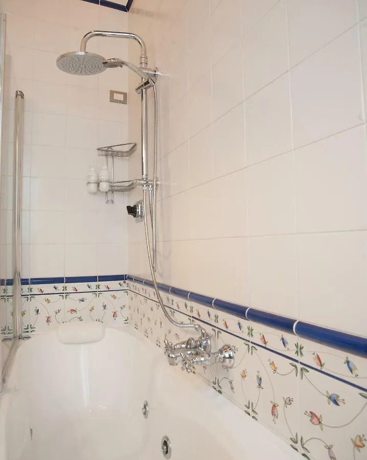 Apartment Via Farina Rome